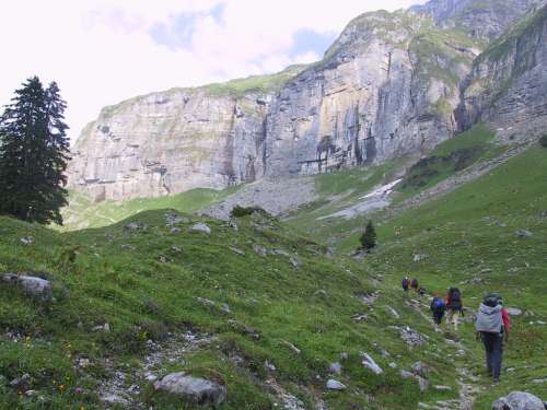 Hoch sind die Berge im Glarnerland.