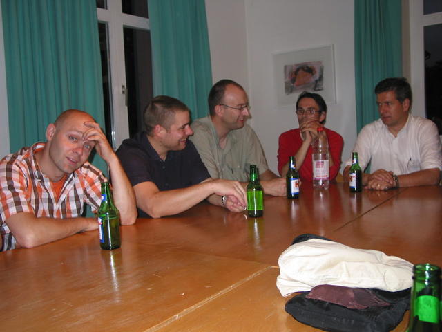 Lebhafte Diskussionen &uuml;ber den APV.