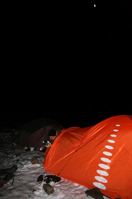 04:30 in der Früh. Abmarsch zum Gipfel.