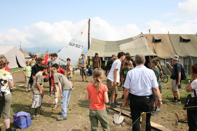 Vertaute Klänge am "Fahnenmast". Die Gruppenrufe von Milan, Luchs, Shark und Cobra sind noch die selb