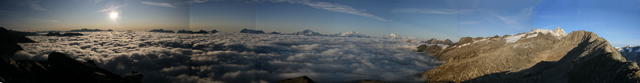 180° Panoramablick vom Gipfel (Ost-Süd-West).