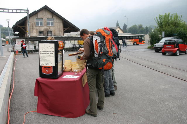 Wir haben noch Platz für etwas Käse im Rucksack.