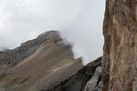 Der Oeschinegrat dient als Wolkengrenze.